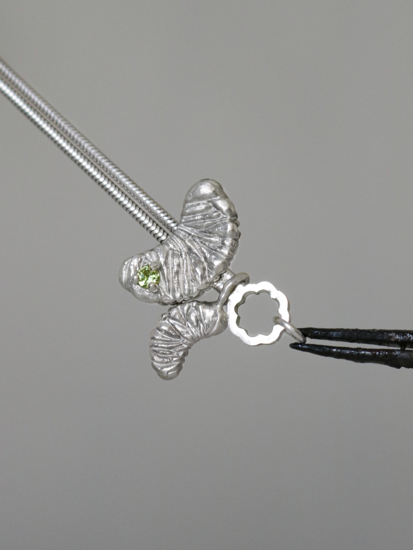 Skin me like a mandarin piece - bracelet peridot